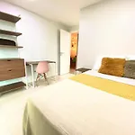 Apartamentos De 2 Quartos Com Piscina Na Praia Dos Anjos